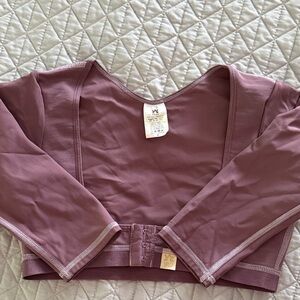 Tributo Compression Sharp Wear Purple Long Sleeve Size Medium.